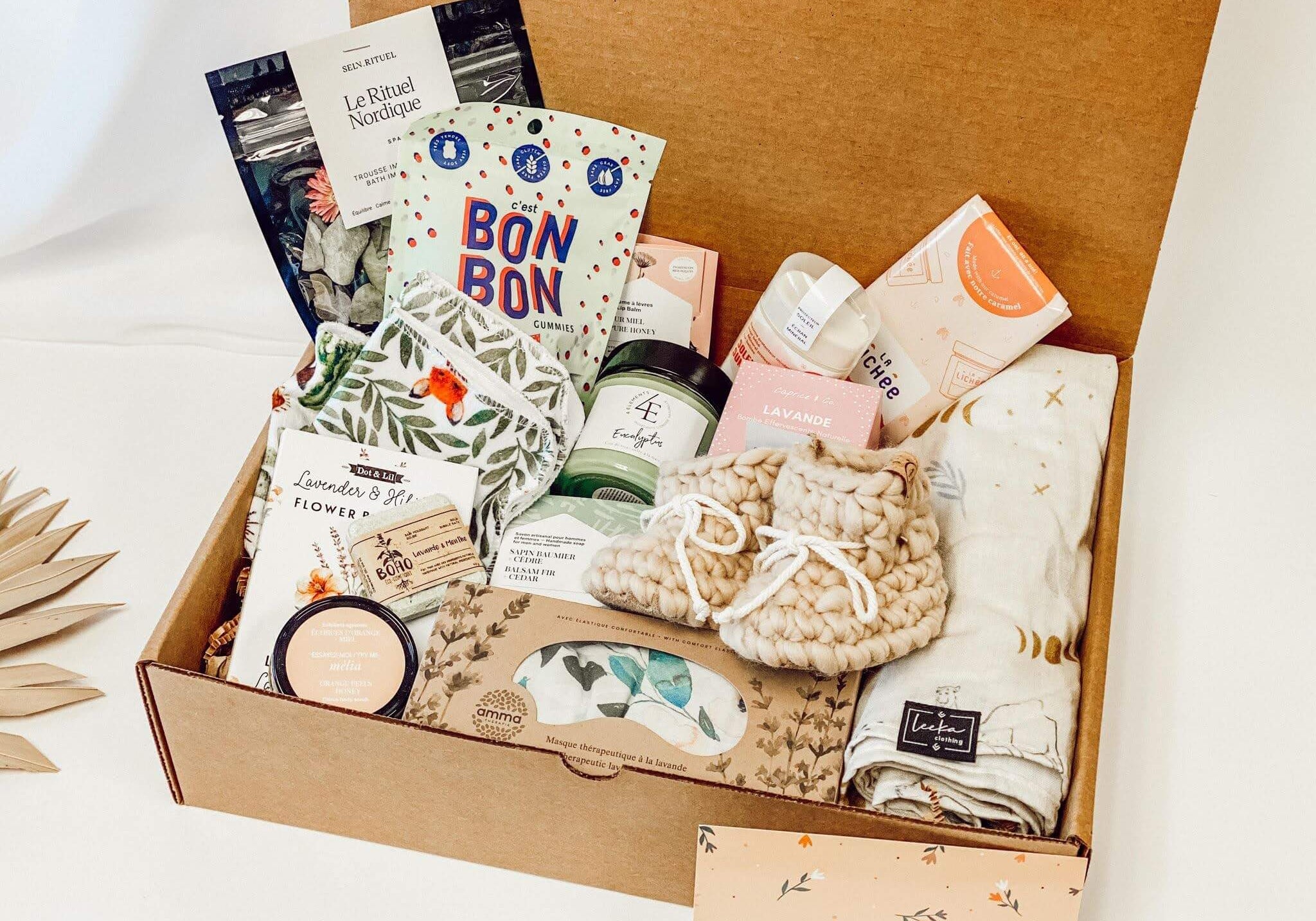 Cadeaux de naissance en entreprise : comment souligner ces moments avec soin, stratégie (et sans casse-tête!)