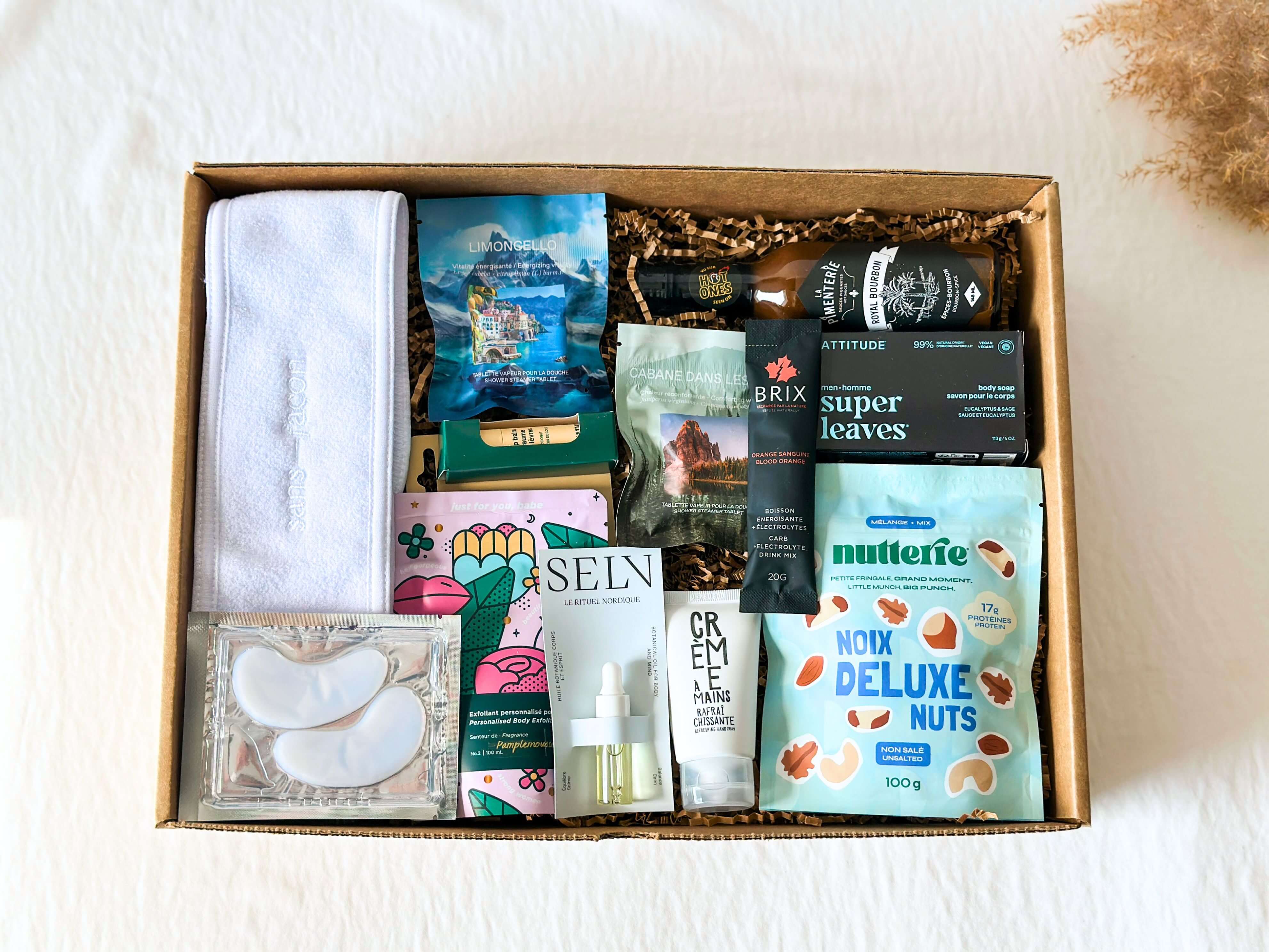 Local discovery box for couple