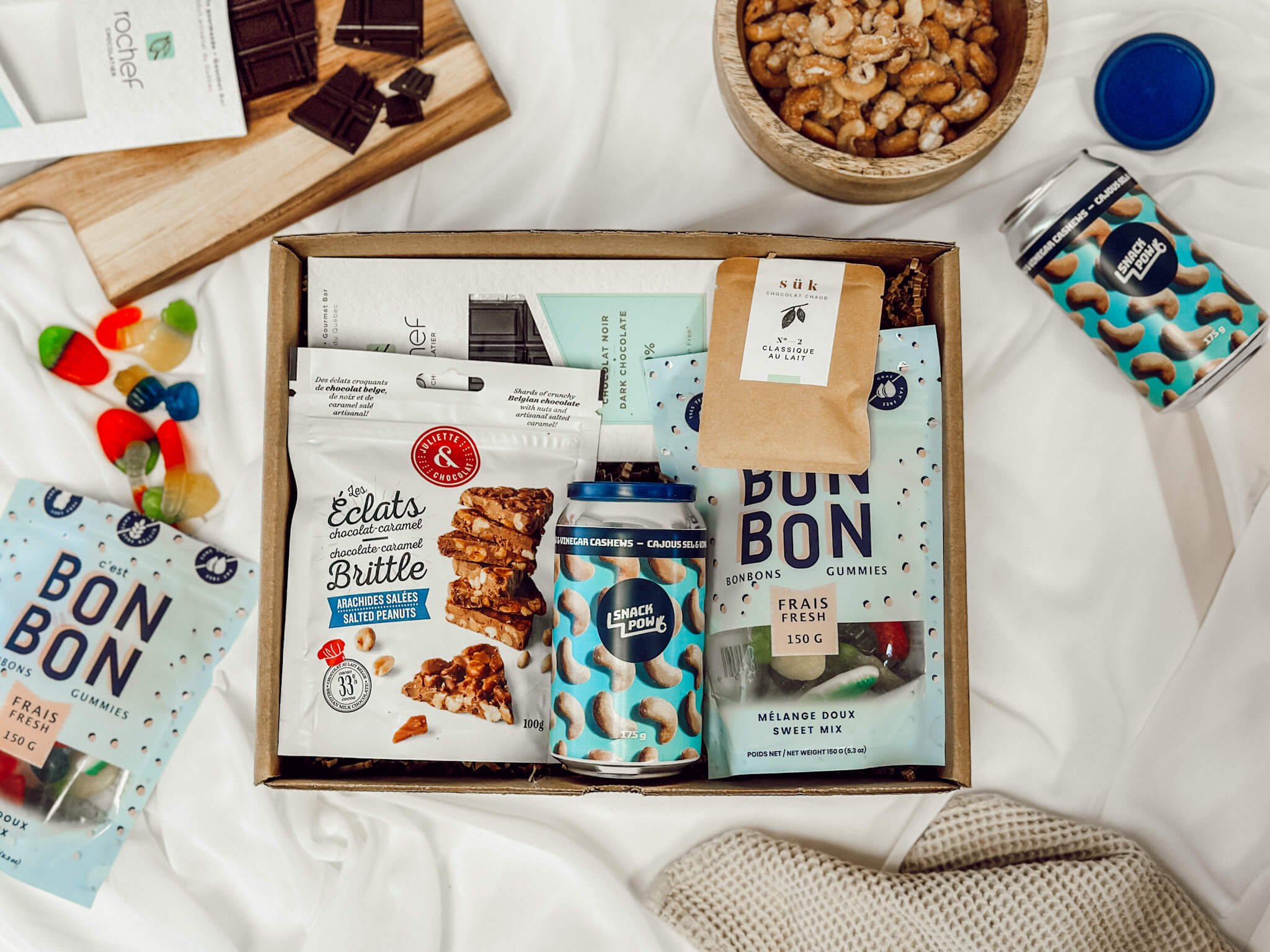 boite cadeau azur contenu gourmand dans les tons de bleu